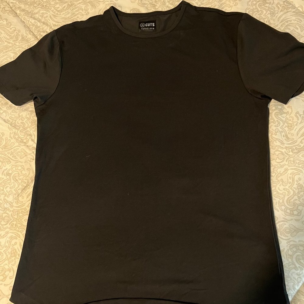 Cuts Clothing Curve-Hem Signature-Fit T-Shirt (XL)